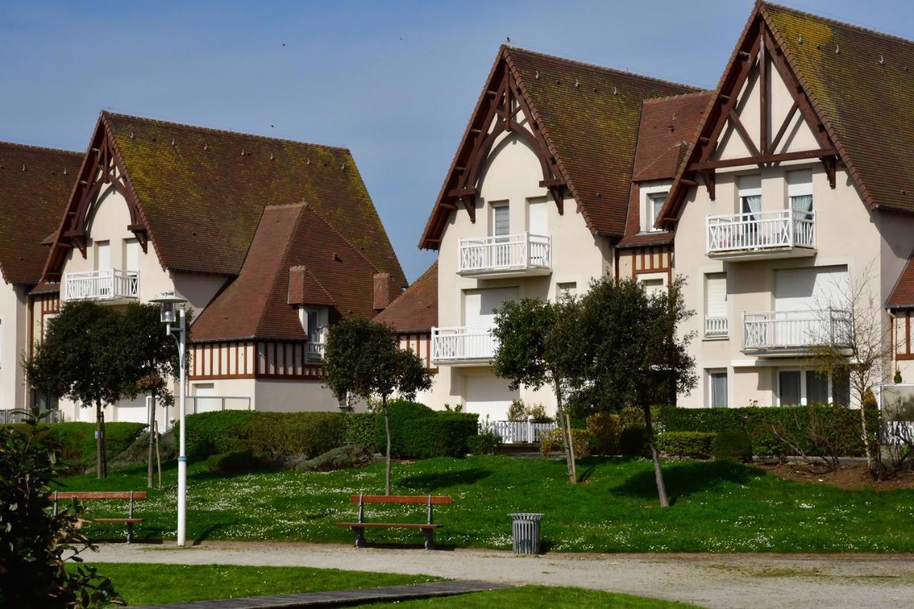Appartement Spacieux Avec Balcon - A 50M De La Plage Курсел-сюр-Мер Екстериор снимка